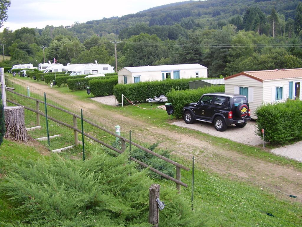 Camping " Le Grun De Chignore" Vollore-Ville المظهر الخارجي الصورة